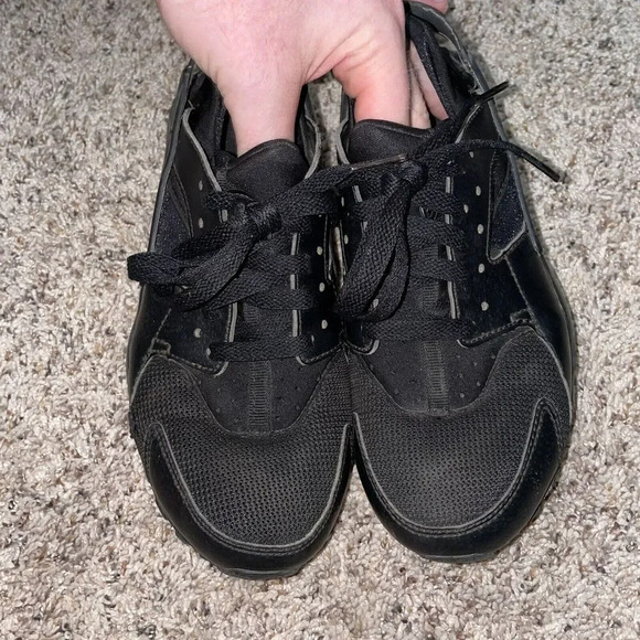 Nike Huarache Run GS Triple Black Sneakers 654275-016 Size 6.5Y / Women's 8 - Picture 7 of 9